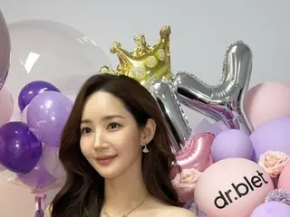 パク・ミニョン、優雅なドレススタイルで成熟した美しさアピール