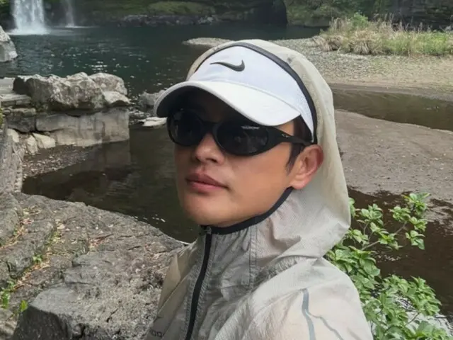 ソ・イングク、済州島での楽しいひと時を共有…無邪気でのびのび