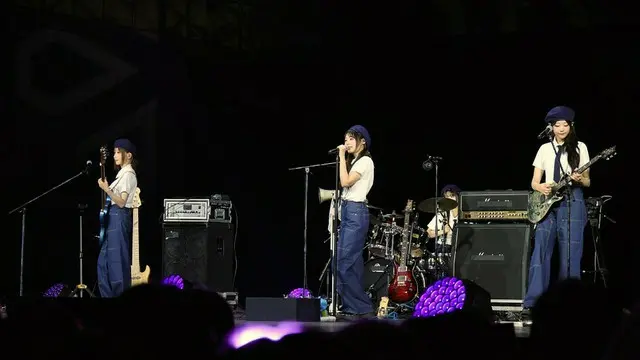 QWER「KCON JAPAN」に登場「T.B.H」 など５曲パフォ「幸せです！」