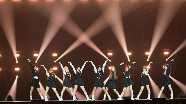 ME:I「KCON JAPAN」１年ぶりに成長した姿で堂々パフォ