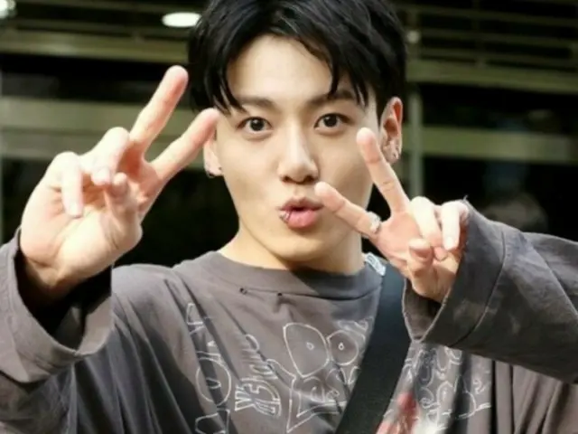 「BTS」JUNG KOOK、除隊まで1か月を残してあいさつ…「すぐに出ます」