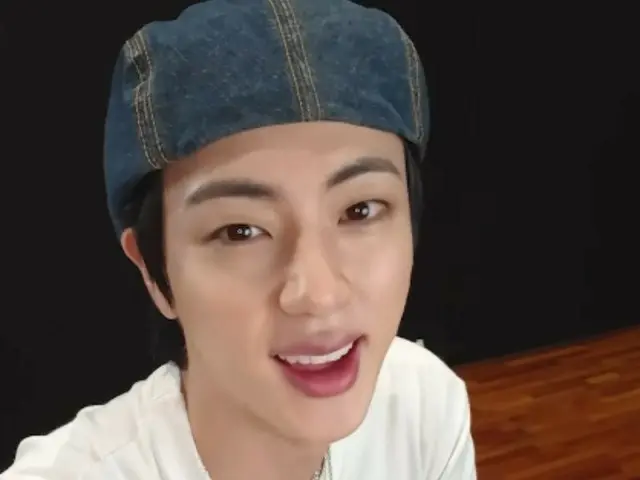 「BTS」JIN、「メンタル管理は特にしない。長所であり短所だが、すぐに忘れてしまう」…TikTokでファンと対話（動画あり）