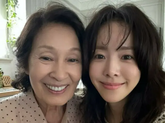 ハン・ジミン♥キム・ヘジャ、仲睦まじいドラマビハインドショット…”実際の母娘みたいに似てる”