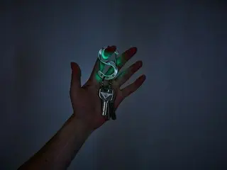 日本の職人技が生んだ新感覚カラビナ「Dura-glow」、2025年7月に先行販売予定