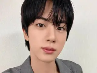 「BTS」JIN、あたたかい眼差しがときめく誘う