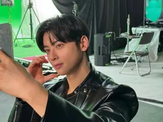「ASTRO」チャウヌ、レザージャケットで男の魅力…撮影ビハインドカット公開