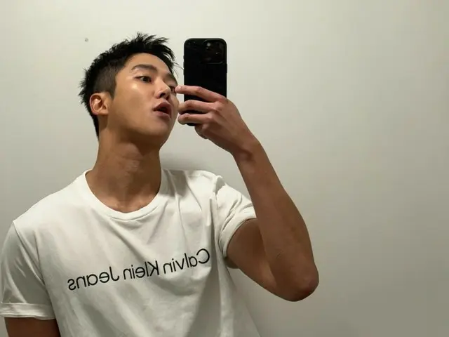ロウン（SF9）、入隊1カ月前に短髪に…短髪でも輝くビジュアル