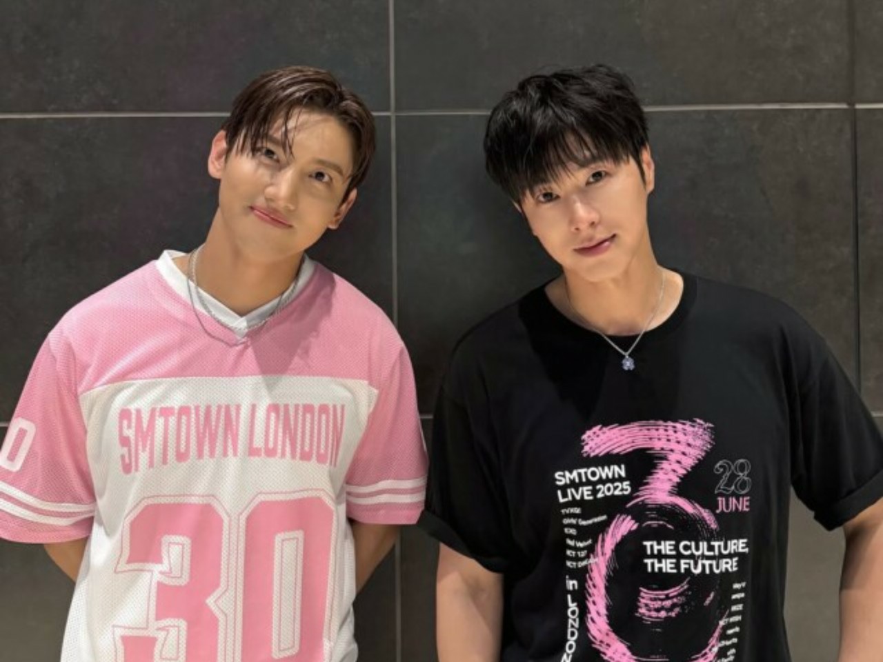 東方神起」、「SMTOWN LIVE 2025」ロンドン公演終了後にあいさつ