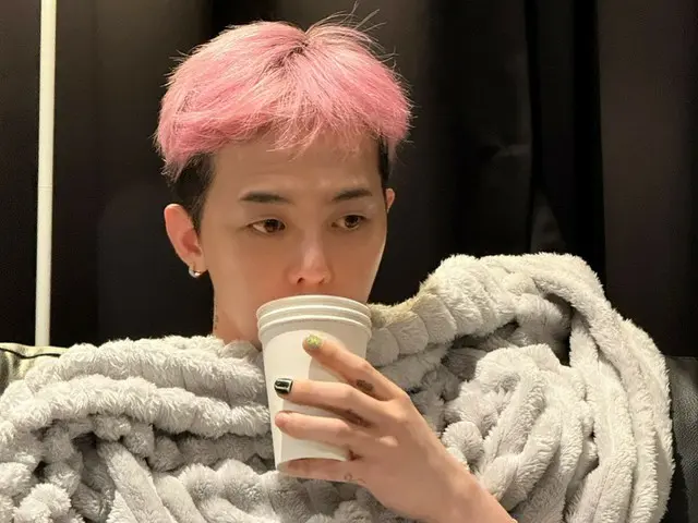 G-DRAGON（BIGBANG）、ピンクファッションがよく似合う…ナチュラルでヒップな感じ
