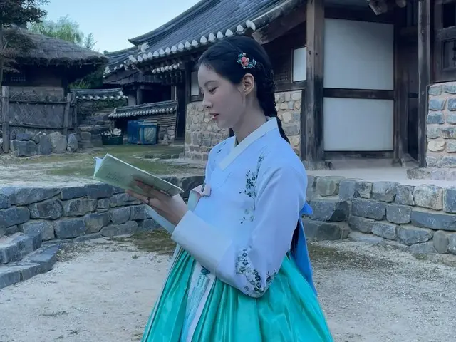 「少女時代」ソヒョン、端正な韓服姿で登場…撮影ビハインドを大放出