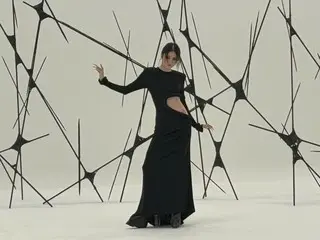 女優ハン・ソヒ、シックでセクシーなドレス姿…退廃美爆発
