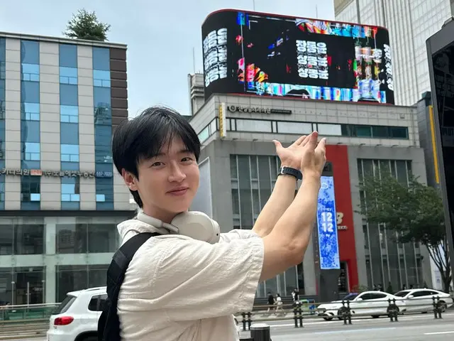 俳優チャン・ドンユン、誕生日を迎えて路上からカフェまで彼氏ショット大放出