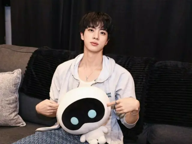 「BTS」JIN、タンパでもwootteoといつも一緒
