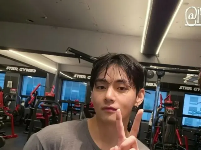 「BTS」V、たくましい肉体美と正反対の爽やかなビジュアル