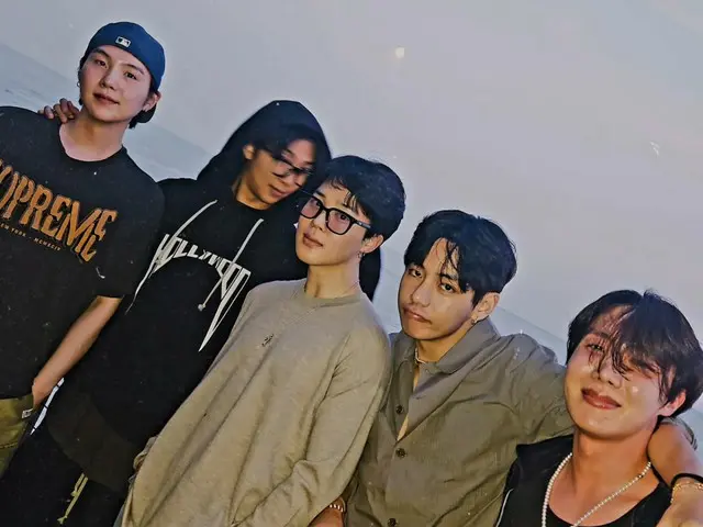 「BTS」JIMIN、メンバーたちと過ごした楽しいひとときを公開！…Vとの“いたずら”ショットも