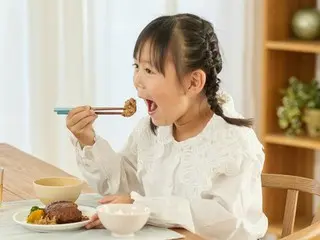 「エジソンママ」がお箸の正しい持ち方を自然と意識できる「天然木のお箸」をリニューアル