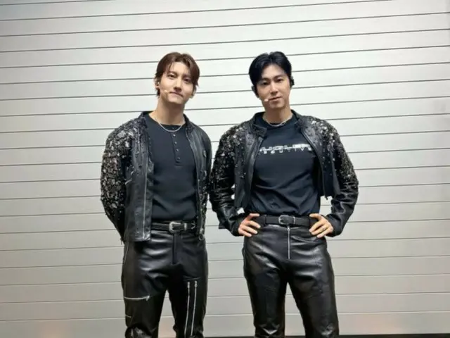 「東方神起」、オールブラックの衣装でカリスマ性発散…「SMTOWN LIVE 2025」初日終了