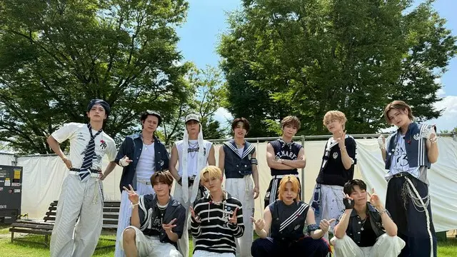 INI、サマソニ大阪公演トップバッター　夏らしさ全開のステージで魅了