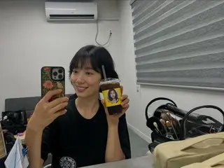 パク・シネ、ボブヘアでとてもさわやか…オム・ジウォンのカフェカーにハートで愛嬌