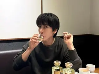 「CNBLUE」ジョン・ヨンファ、焼酎を飲みながらキュートな魅力アピール