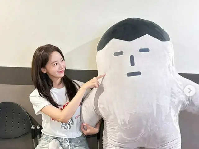 イム・ユナ（少女時代）、白Tにジーンズで清純…無欠点な美貌