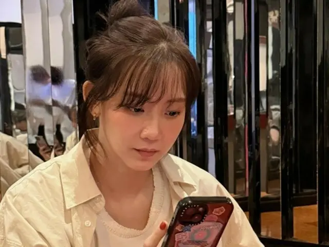 シン・ヒョンビン、自然体な普段の様子…独歩的な雰囲気の女神
