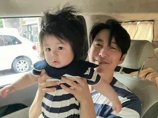 俳優シム・ヒョンタク、息子のハルくんとペアルックで漫喫デート