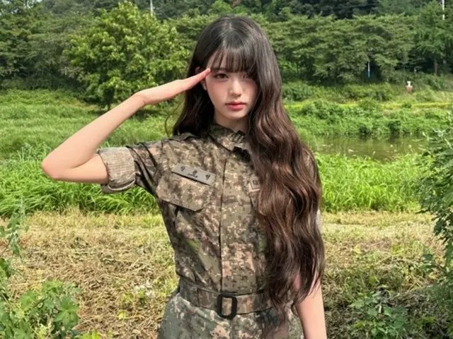 「IVE」チャン・ウォニョン、軍服までよく似合う人形…非現実的なスタイル