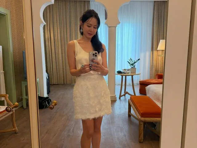 女優ソン・イェジン、ベネチアでの近況…ドレスを着替えながら妄想中？