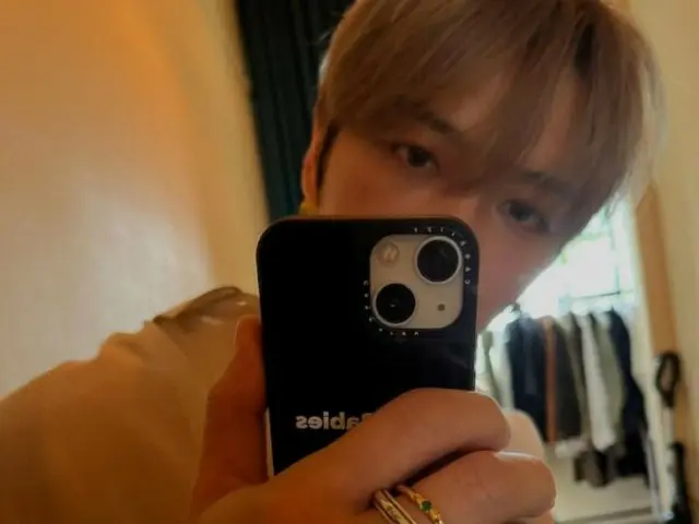 ジェジュン、まどから差し込む日ざしを浴びていっそうまぶしい…「天気がいいある日」