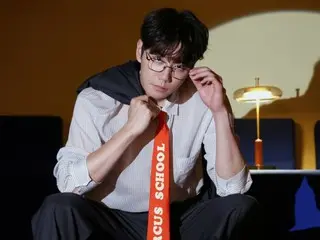 イ・ジュニョン、1stミニアルバム「LAST DANCE」のコンセプトフォト第2弾…白いシャツ＆メガネでファンの心を揺さぶる