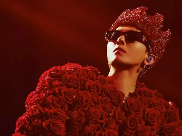 G-DRAGON（BIGBANG）、ワールドツアーロサンゼルス公演の様子を公開…華やかなステージ衣装