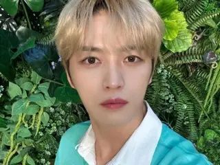 ジェジュン、グリーンニットでいっそうさわやか