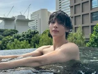 「RIIZE」アントン、元競泳選手はプールでも貴公子ビジュアル…“Can u swim？”