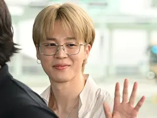【空港写真】「BTS」JIMIN、朝からさわやか笑顔でパリへ～