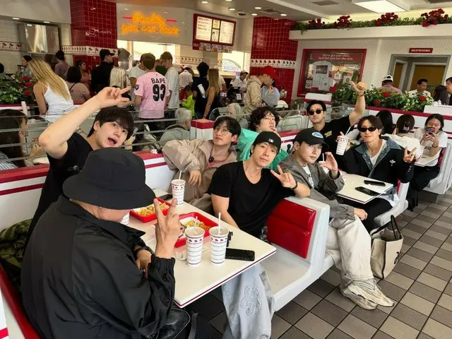 「SUPER JUNIOR」イトゥク、メキシコでメンバーそろってハンバーガーのモッパン