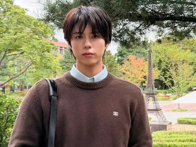 俳優パク・ボゴム、秋の日差しのもとで輝くビジュアル…セリーヌボーイ