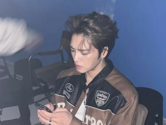 ジェジュン、カリスマ性にあふれた姿に視線集中（動画あり）