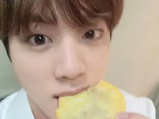 「BTS」JIN、かわいいハムスター顔のアイドルで1位