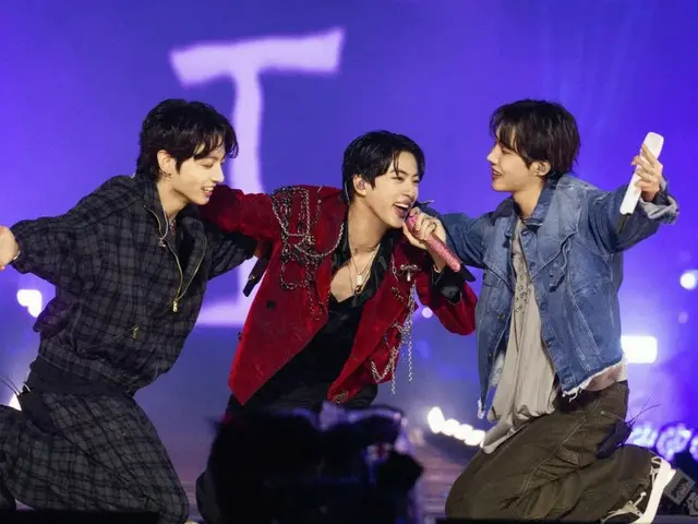 「BTS」JIN、J-HOPE＆JUNG KOOKと肩を組んでスリーショット…JINアンコールファンコンのビハインド