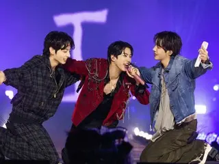 「BTS」JIN、J-HOPE＆JUNG KOOKと肩を組んでスリーショット…JINアンコールファンコンのビハインド