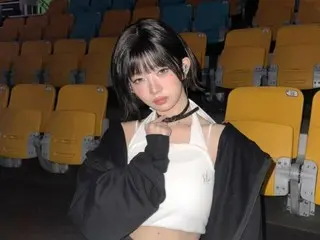 「IVE」レイ、漫画のキャラクターのようなビジュアルで視線集中