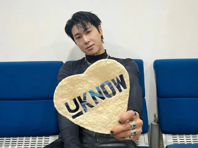 「東方神起」ユンホ、「SBS人気歌謡」出演認証ショット公開…“Stretch 第1週終了”