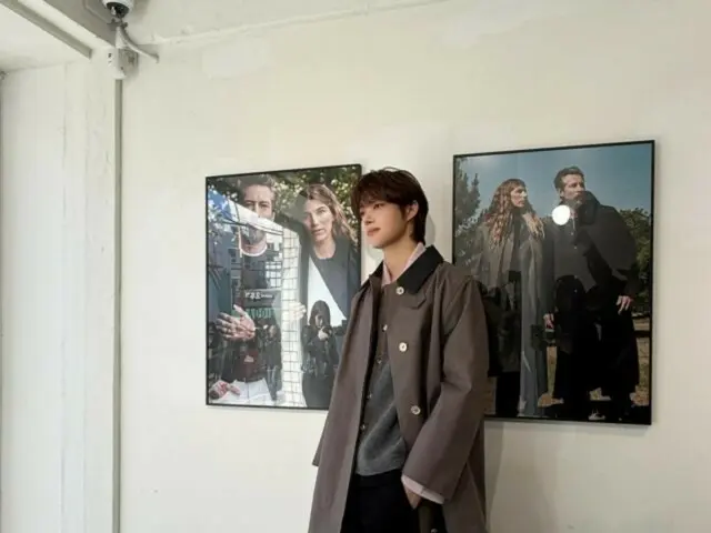 「＆TEAM」ウィジュ、ロングコートでシックなオーラ…「秋よ、行かないで」