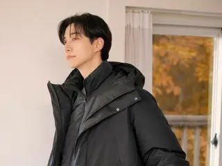 「2PM」イ・ジュノ、シンプルなオールブラックファッションで大人の魅力