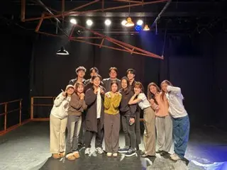 「FANTASY BOYS」キム・ウソク、演劇「ロマンは蜃気楼」で初演技に挑戦…“共にできて光栄”