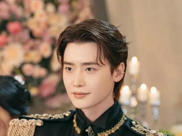 イ・ジョンソク、「再婚承認を要求します」の王子そのもの…「誰もをときめかせるその名前、ハインリヒ」