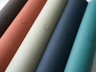 ヨガライフを変える一枚、「サダナ・コア 5mm」 - 一生モノヨガマット新登場