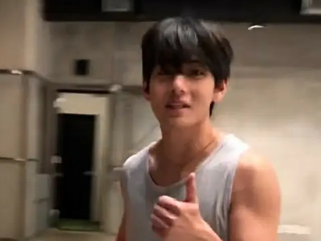 「BTS」Vのバスケットボールライブが話題…たくましいフィジカルに視線釘付け