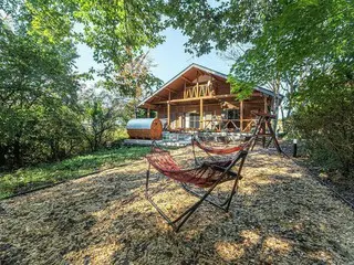 自然と火が解き放つ本能―新たな一棟貸ヴィラ「ＳＨＥＬＴＥＲ．日光」オープン